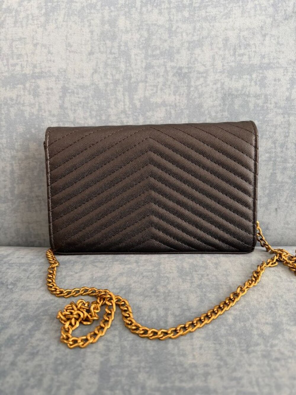 Black Quilted Envelope Chain Shoulder Bag Gold Hardware Crossbody - Picture 2 of 7